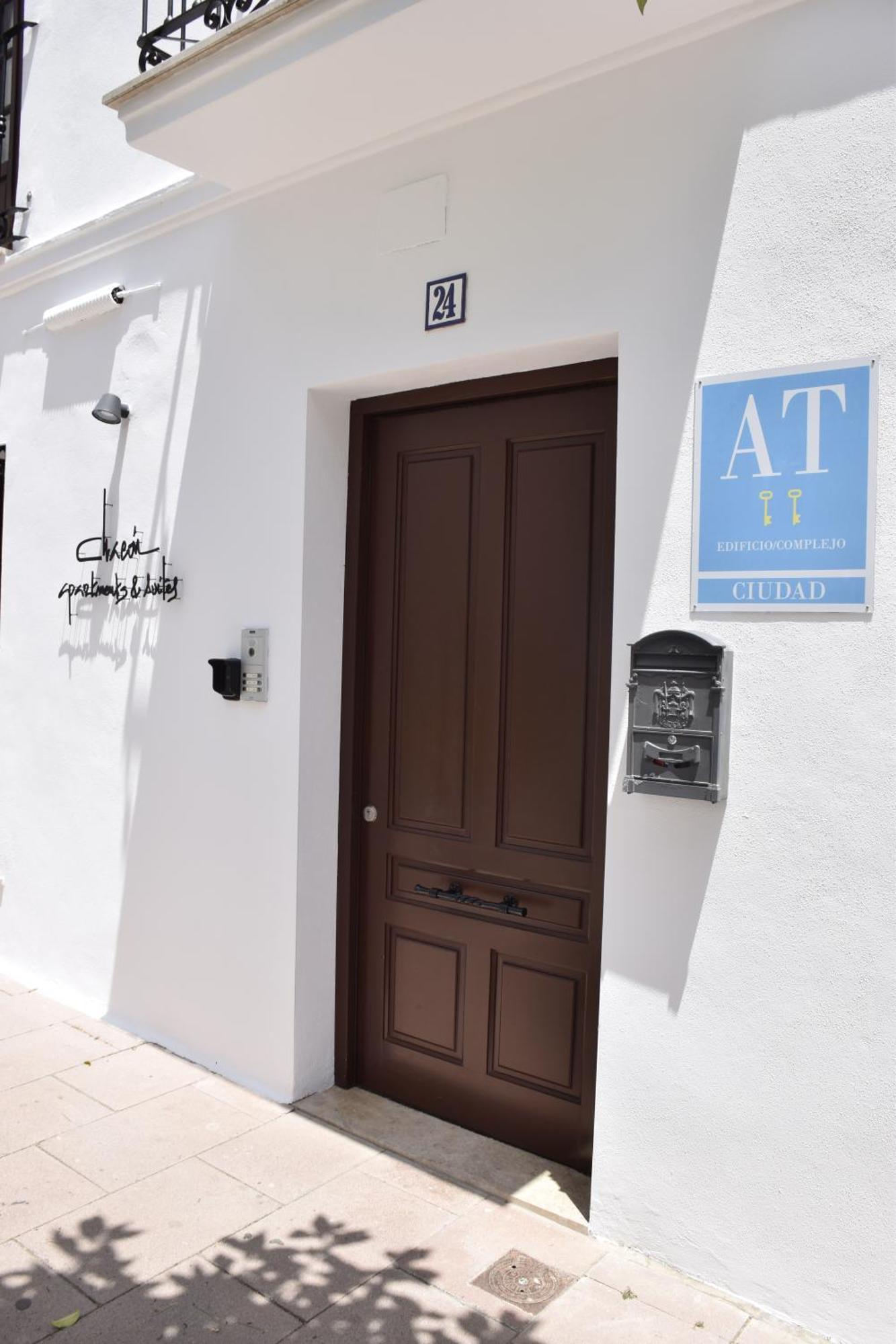 אסטפונה Chacon Apartments & Suites מראה חיצוני תמונה